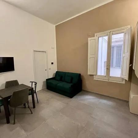 Tucci17 Apartament *