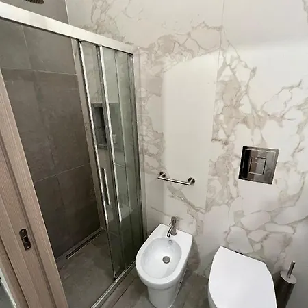 Apartament Tucci17 *
