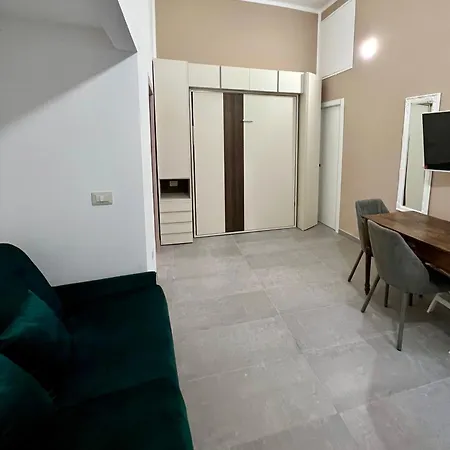 Tucci17 Apartment