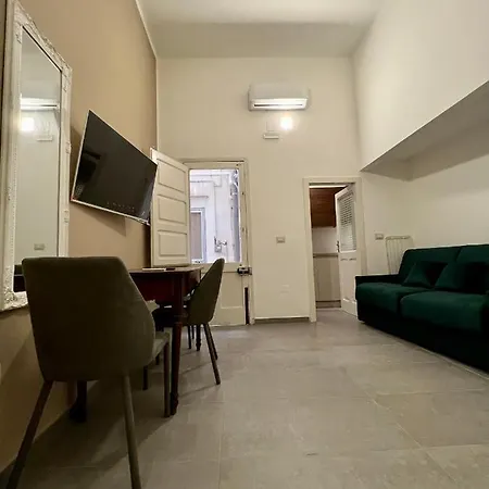 Tucci17 Apartment *