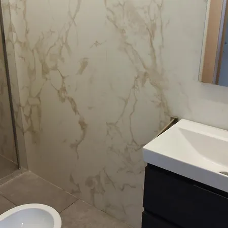 Tucci17 Apartamento *